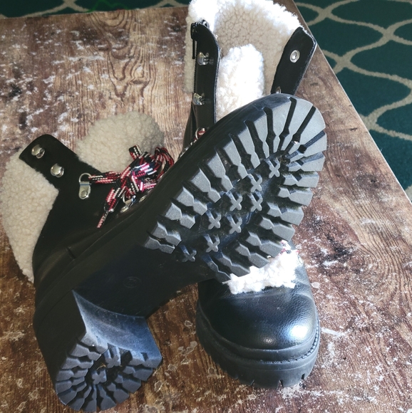 Heeled boot - Picture 7 of 8